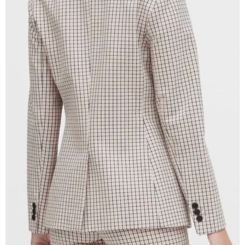 Banana Republic long and lean blazer size 4. Pink and black pattern.